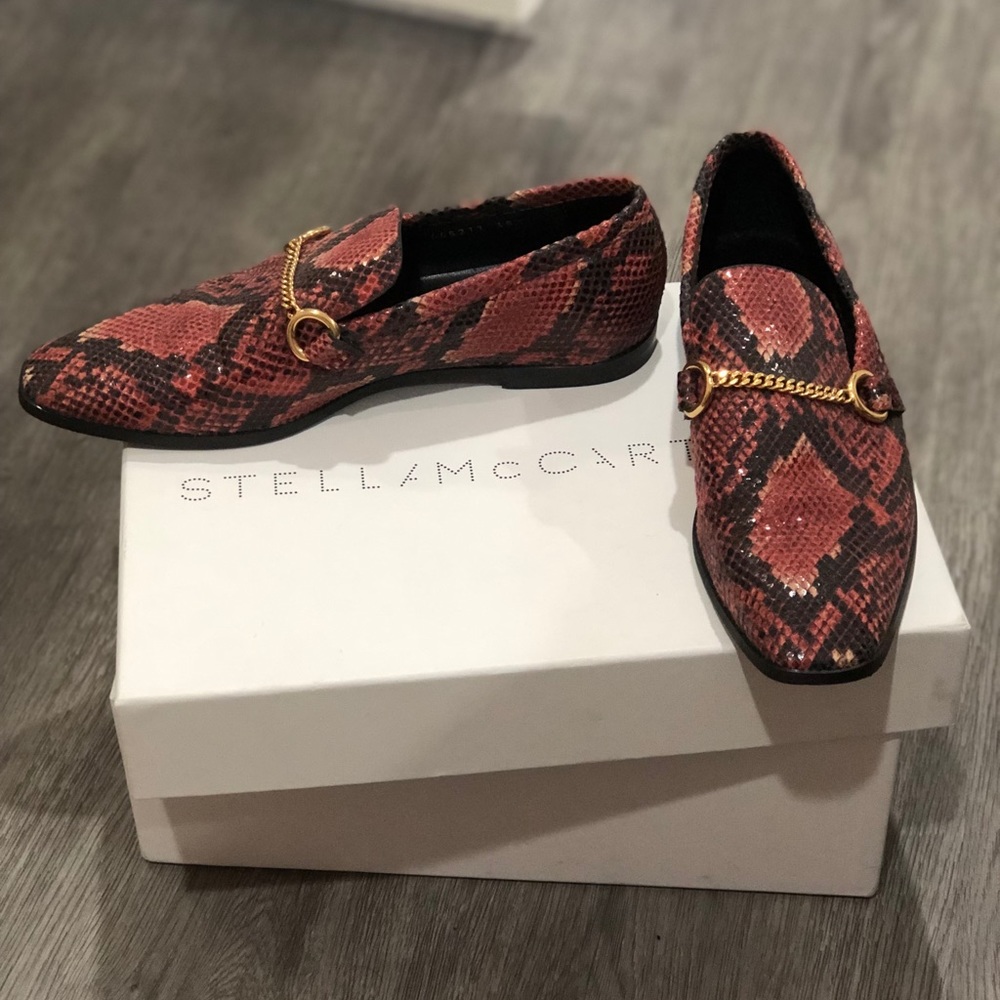Stella mccartney red snake and gold chain loafers